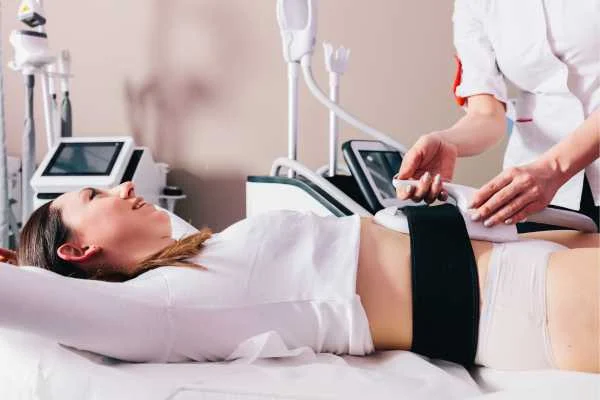 woman having body sculpting to help improve her body image and her mental health Hampshire